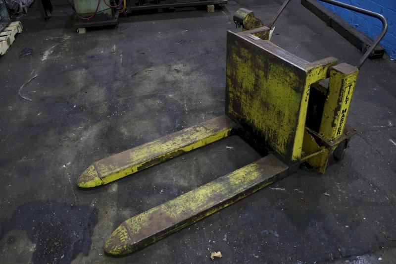 VESTIL SADDLE LIFT: STOCK #76189