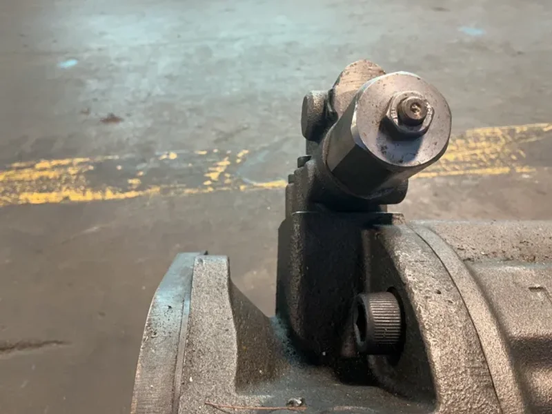 REXROTH AXIAL PISTON VARIABLE DISPLACEMENT PUMP   -  R902400305