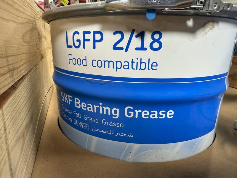 (6) 5 GALLON BUCKETS OF SKF MODEL LGFP 2/18 FOOD COMPATIBLE BEARING GREASE: YOBRO #24472