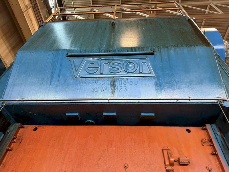 500 TON VERSON S2-500-108-60T STRAIGHT SIDE DOUBLE CRANK PRESS. STOCK # 0329626