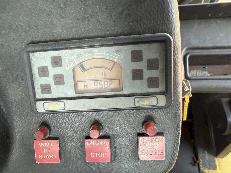 Hoist F220 22,000lbs Cushion Tire Forklift Diesel Fuel 72" Forks