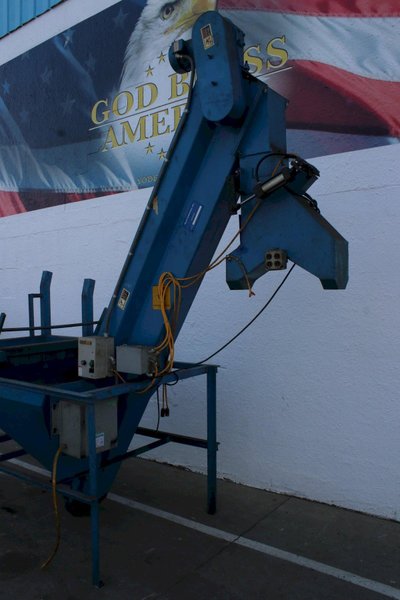 DAVIS INCLINED CHIP CONVEYOR: STOCK #76349