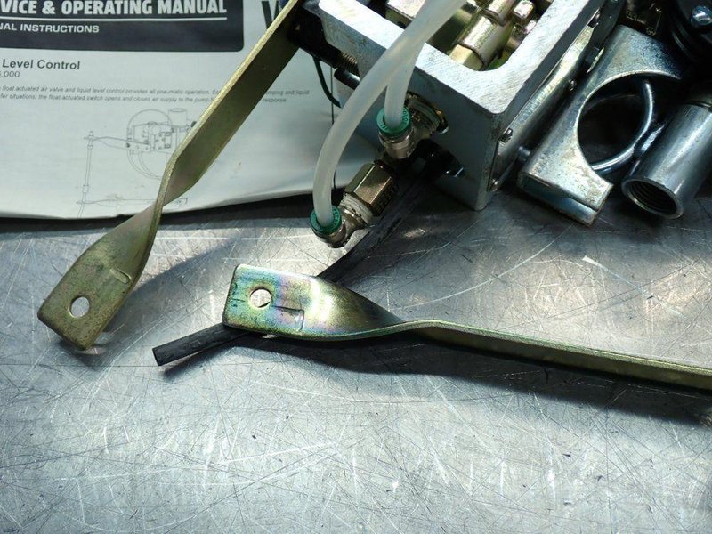 VERSAMATIC PNEUMATIC LIQUID LEVEL CONTROL  -  032.V036.000