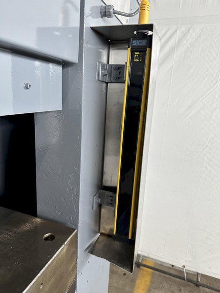 300 TON HINES SC0542 HYDRAULIC DEEP DRAW PRESS. STOCK # 0420423