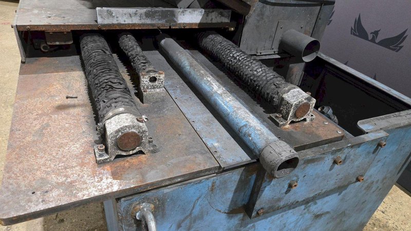 UNKNOWN Automatic Bandsaw AS-IS