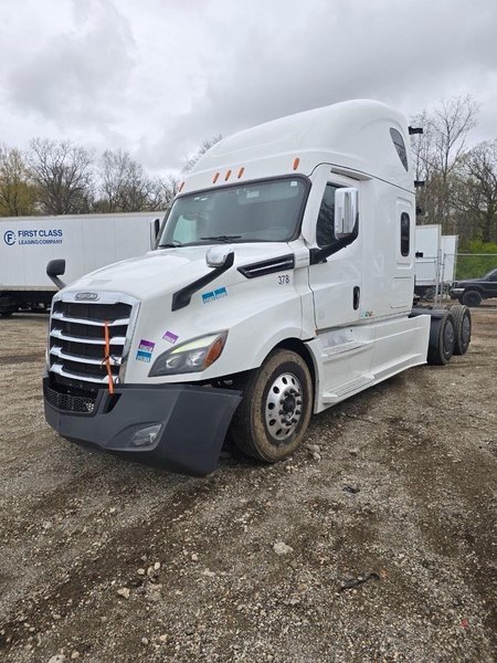 Freightliner Cascadia 126 Sleeper Truck, 2023 – Detroit DD15 / DT12 Automatic, Tandem Axle Class 8 Semi Tractor