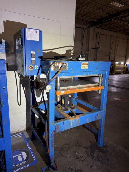 3,000 PSI LEADER ENGINEERING FABRICATION HEAT PRESS. STOCK #0432026