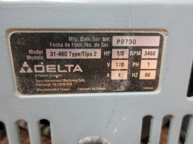 Delta 4" Belt, 6" Disc Bench Top Sander, with Tilting Work Surfaces and 2.25" Dust Outlet- Auction Item