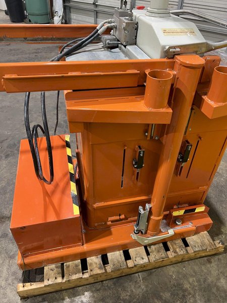 20&quot; X 20&quot; X 28&quot; ORWAK  MODEL #5031-E HYDRAULIC VERTICAL COMPACTOR / BALER: STOCK #16758