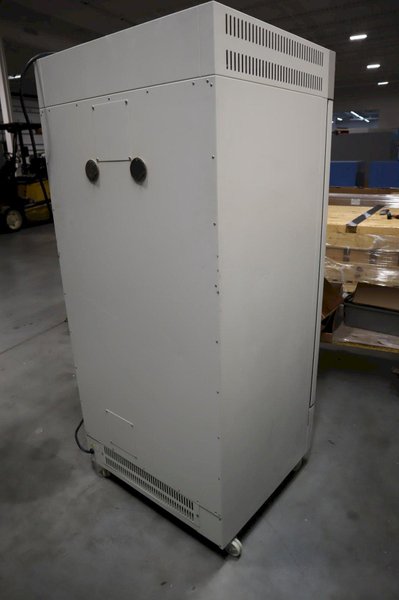 Yamato DKN812C Programmable Forced Convection Oven – 300L, 260°C, 13 Rack Positions- Auction Item