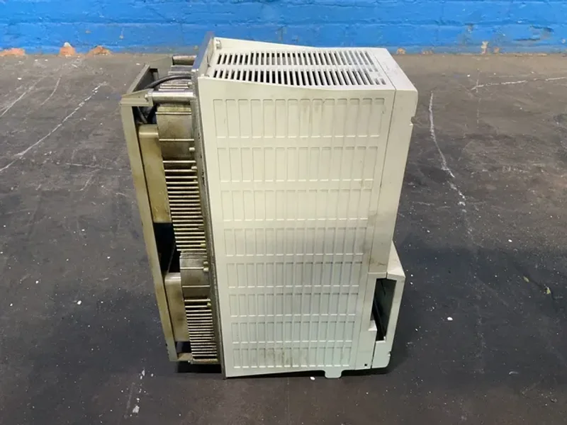 MITSUBISHI SERVO DRIVE UNIT  -  MDS-C1-V1-90