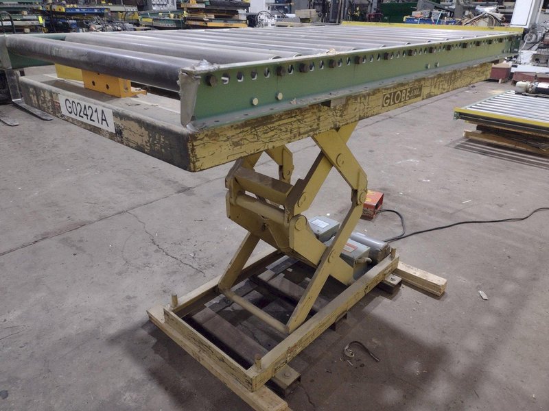 4,000 LBS X 72" X 36" GLOBE INTERNATIONAL HYDRAULIC SCISSOR LIFT TABLE, 110V: STOCK #20941