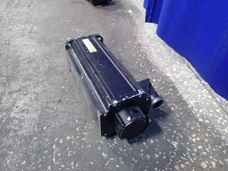 REXROTH SERVO MOTOR   -  MSK101E-0300-FN-M1-BG2-NNNN