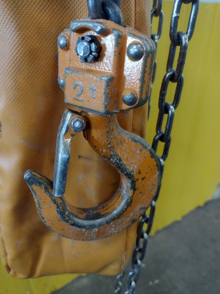 2 TON (4000 LBS)  HOIST WITH MANUAL TROLLEY: STOCK #16533