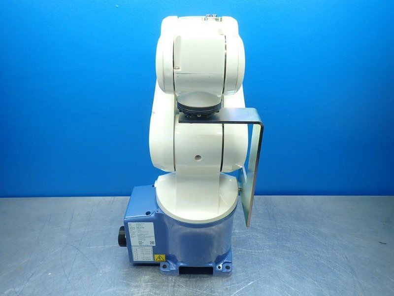DENSO ROBOT WITH CONTROLLER  -  RC8-VPA0-NNNM-NI-NNN