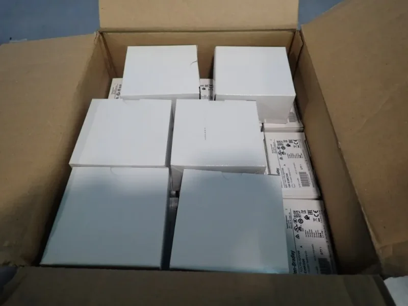 ALLEN-BRADLEY CONTACTOR  -  100-E26KD00