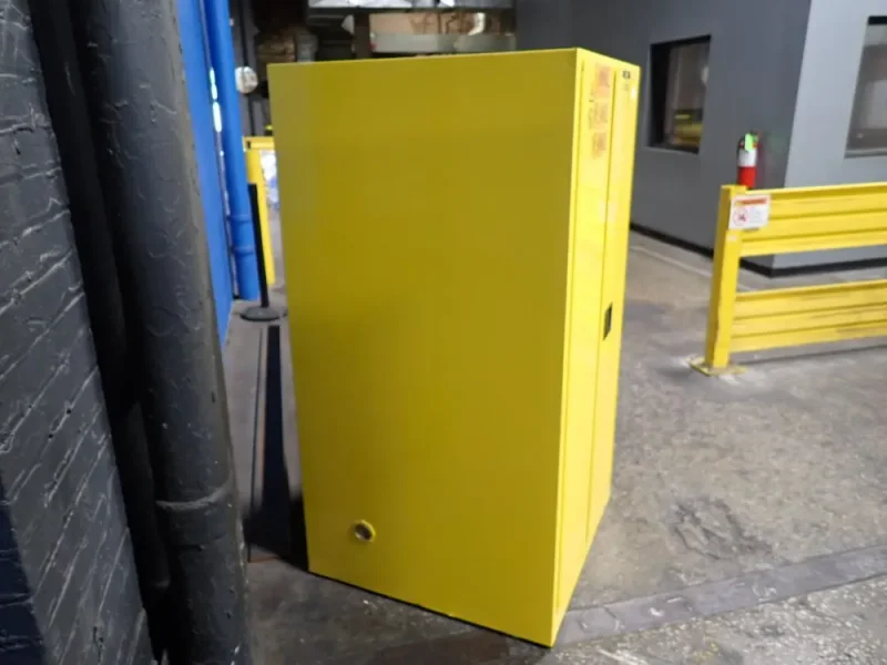 ULINE 55 GAL FLAMMABLE LIQUID STORAGE  -  H-3685M
