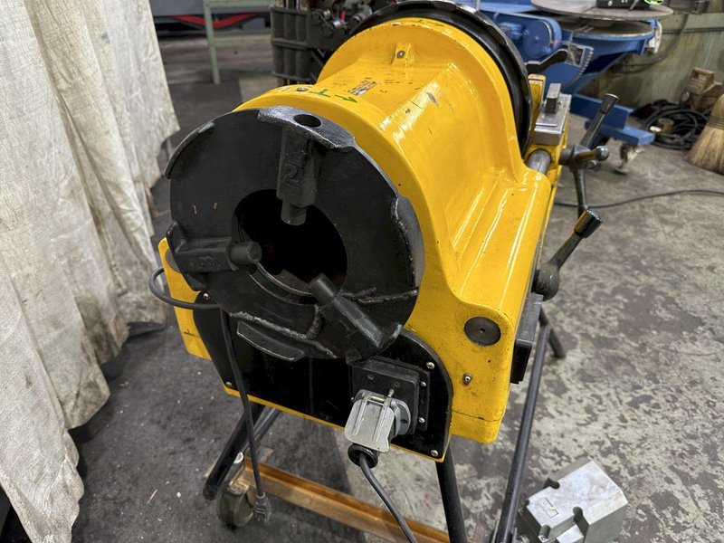 4" HANGZHOU MODEL 100E PIPE &amp; BOLT THREADER: STOCK #77948