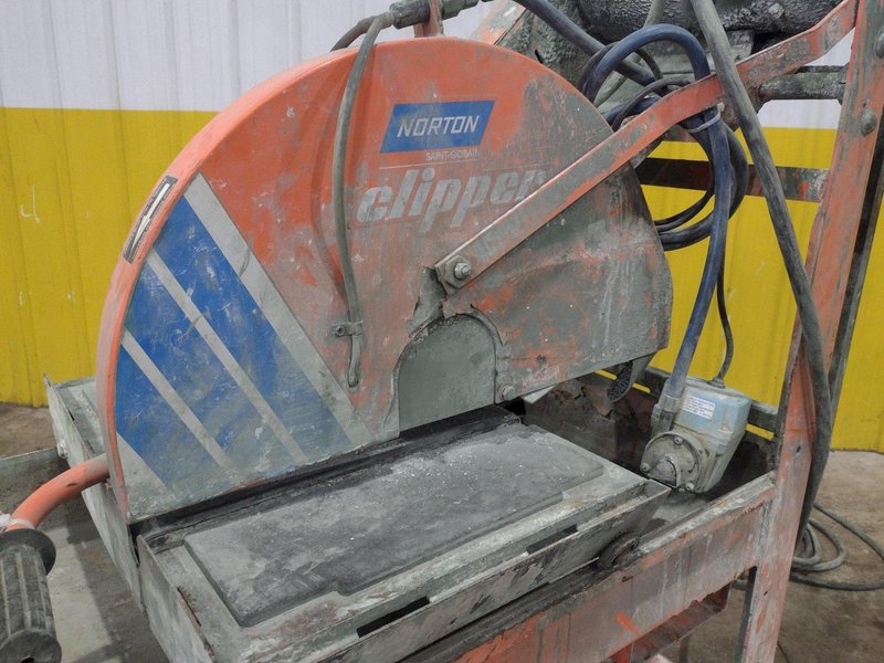 7.5 HP X 20" NORTON CLIPPER BLOCKBUSTER WET BRICK AND BLOCK SAW: YOBRO #25033