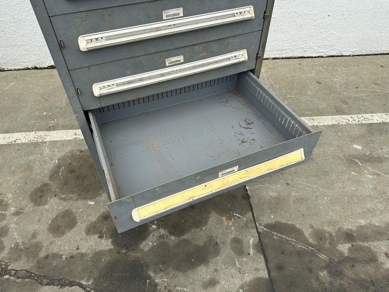 9 DRAWER 30" X 22-1/2" X 59" VIDMAR CABINET: STOCK #77985