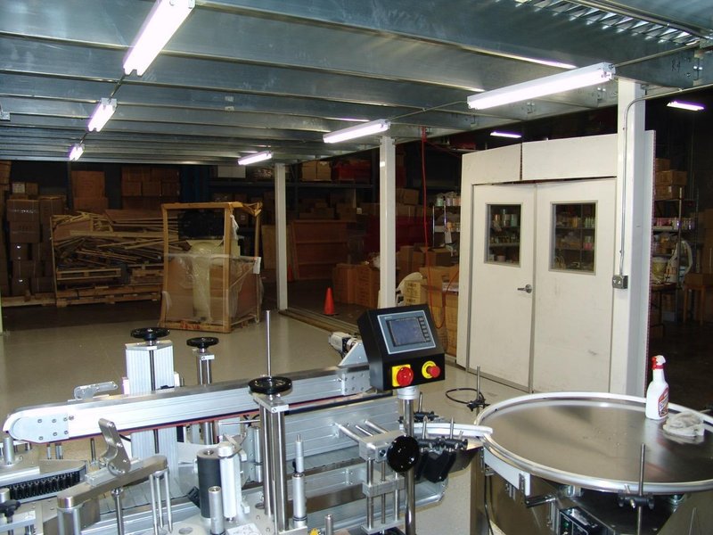 A Packaging Systems Fully Automatic Filling and Labeling Line for Shampoo Bottles, 2009