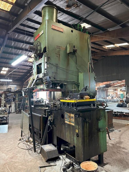 200 TON NIAGARA MODEL #E-200 OBI PUNCH PRESS 8" STROKE :  YOBRO #26140