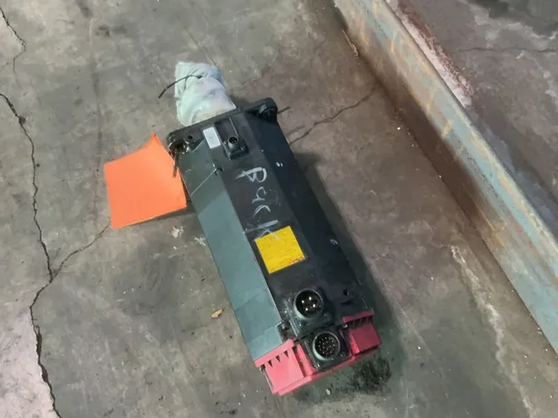 FANUC 17 AMPS AM30/3000 AC SERVO MOTOR   -  A06B-0166-B675#S016