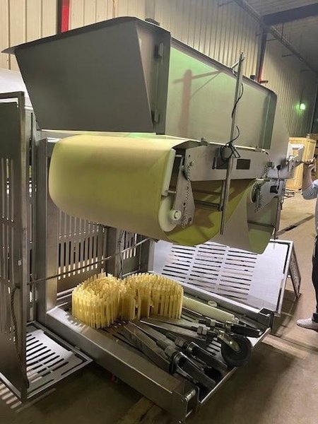 Drake LS1400 Hot Dog Loader &amp; RapidPak RP-45 Thermoformer – 2017 Meat Packaging Line