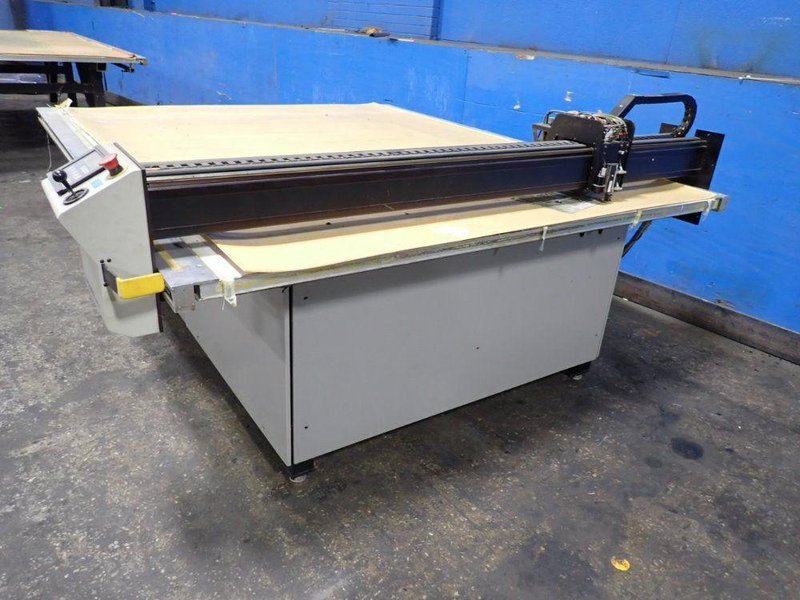 GERBER 96" X 75" CUTTING TABLE