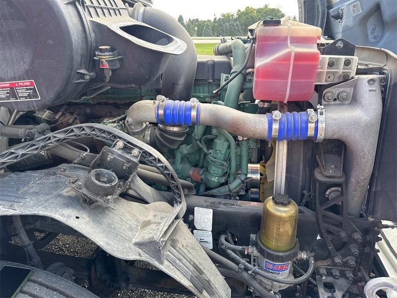 2018 Volvo VNL64T780 4V4NC9EH5JN968958