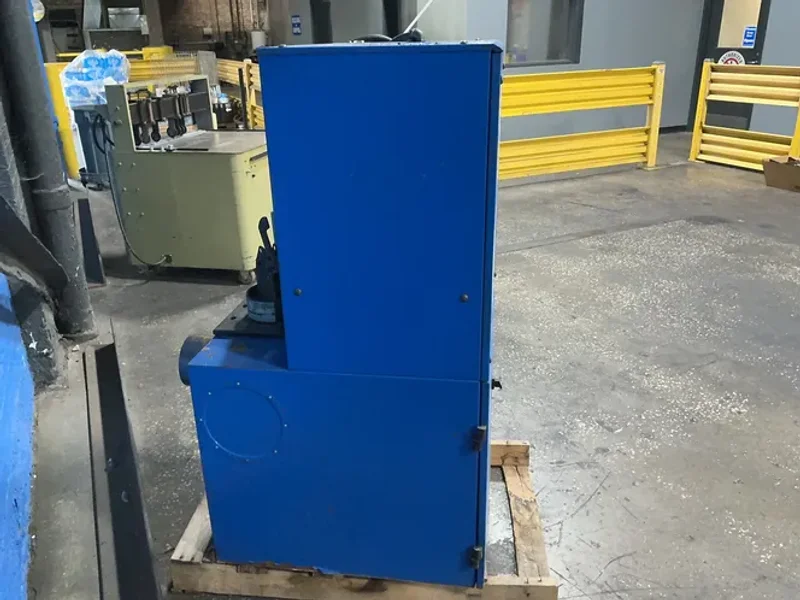 DONALDSON 21.5” X 28” X 5” DUST COLLECTOR  -  VS 550