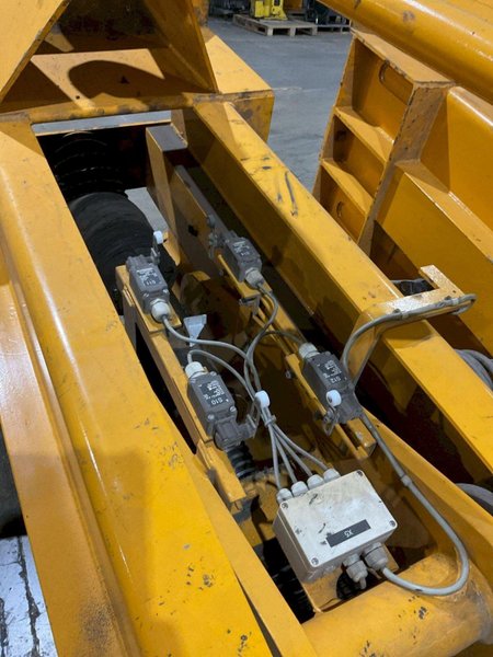 (8) 20 TON NEUERO GEDI 3277 MOBILE VEHICLE LIFTS: YOBRO #23870