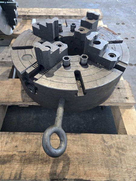 18" 4-JAW CHUCK. STOCK # 0773026