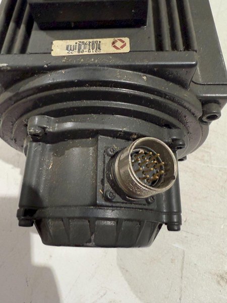 REXROTH INDRAMAT MHD093C-058-PG1-AA SERVO MOTOR USED