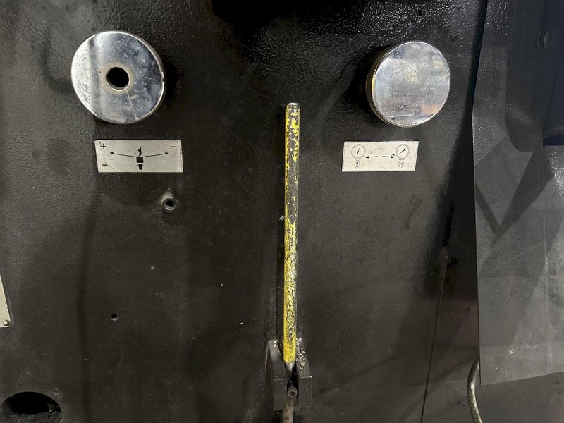 100 TON x 10' AMADA MODEL #RG-100 HYDRAULIC PRESS BRAKE NC9-EXII CONTROL, 1994: STOCK #19752