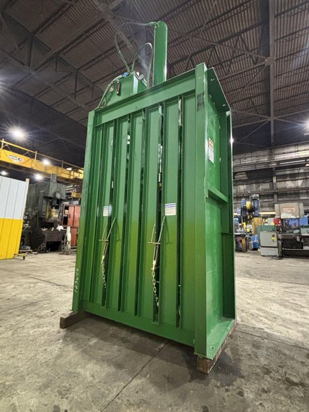 30" X 48" PTR MODEL #1800HD VERTICAL HYDRAULIC BALER: STOCK# 4087