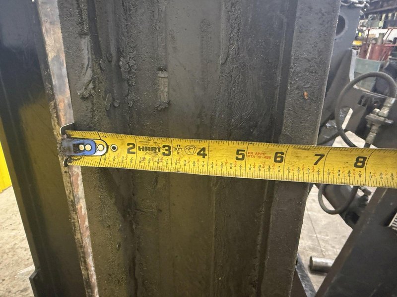 30,000 LBS SUPERIOR FAB MODEL #98-105-617 FORKLIFT MAST: YOBRO #23993