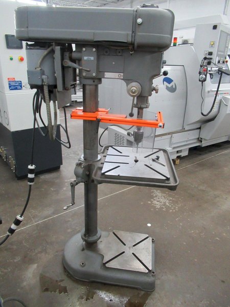 Walker Turner Drill Press, 15.5" x 18" Table, 70-400 RPM