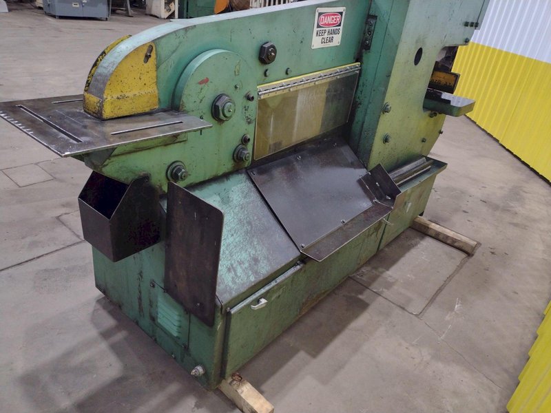 140 TON PIRANHA MODEL #PII HYDRAULIC IRONWORKER: STOCK 19838