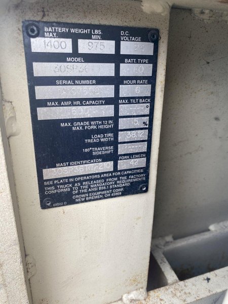 3000 LB CROWN ELECTRIC ORDER PICKER FORKLIFT: STOCK 14132