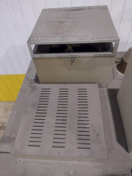 60&quot; X 38&quot; X 38&quot; X 1,000 DEGREE PRECISION QUINCY CORP MODEL #45E-1000M HEATED OVEN: STOCK #20624