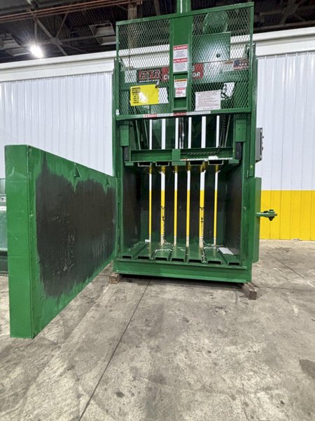 30" X 48" PTR MODEL #1800HD VERTICAL HYDRAULIC BALER: STOCK# 4087