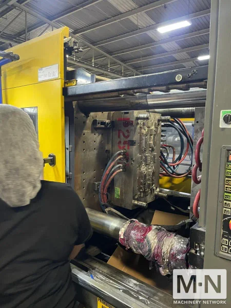 275 TON 14.6 OZ MILACRON MODEL ROBOSHOT S2000I-275B ELECTRIC INJECTION MOLDING MACHINE MFG 2015