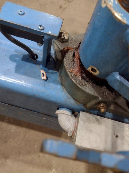 5,500 LBS X 48" AWC (ACCRA-WIRE CONTROLS) MODEL #F-200AF HORIZONTAL PALLET TYPE POWERED DE-COILER REEL: STOCK #19266