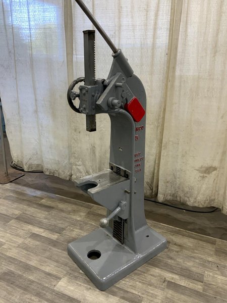 12 TON FAMCO MODEL #5 FLOOR MODEL RATCHET TYPE ARBOR PRESS: STOCK #81246