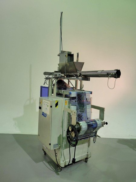 Audion Elektro AVM 200 Vertical Bagging Machine, 2002 – Includes Inclined Out Feed Conveyor