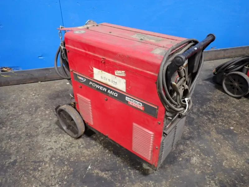 LINCOLN ELECTRIC 350 A WELDER   -  POWER MIG 350MP