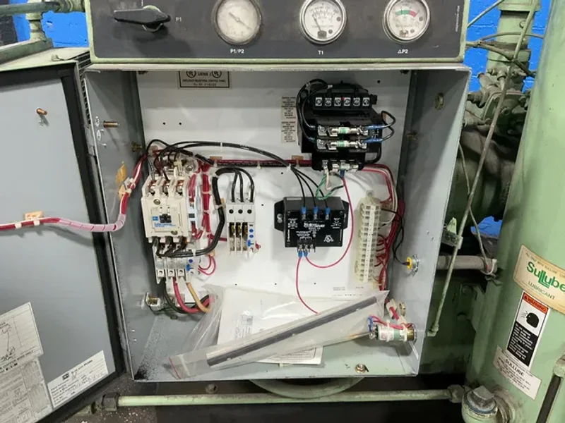 SULLAIR VACUUM PUMP  -  VS-12