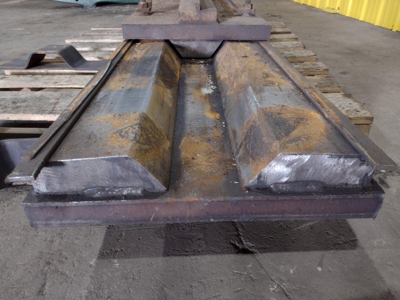 HAT BRACKET PRESS BRAKE FORMING DIES WAS MAKING GUARD RAIL; STOCK #19385