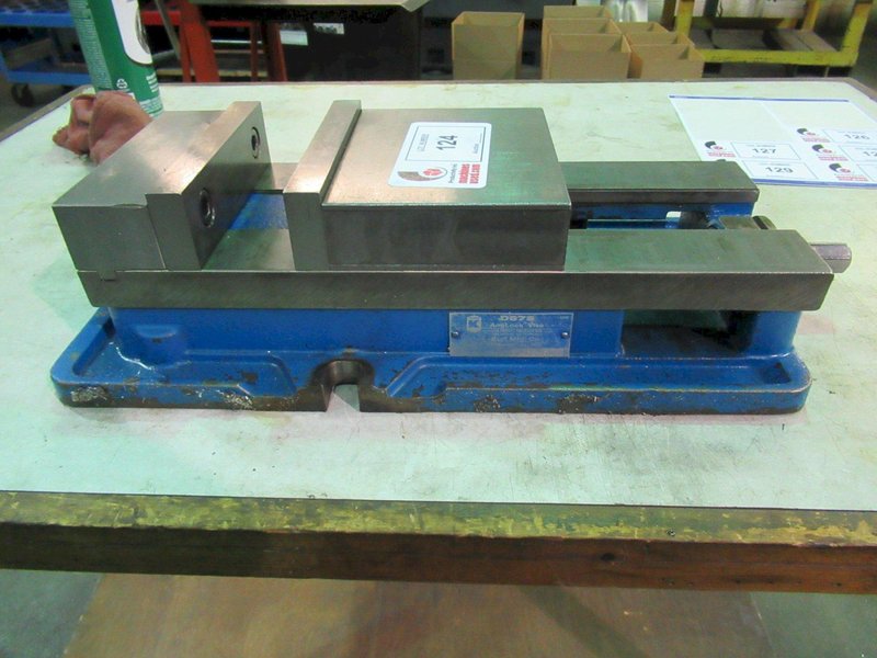 Kurt D675 Machine Vise with Steel Jaws- Auction Item
